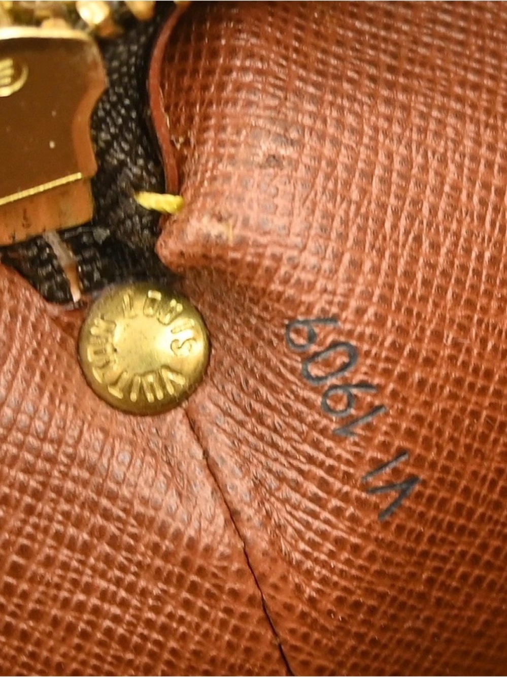 💯 Authentic Louis Vuitton Monogram Crossbody DROUOT with Tan Vachetta Strap - Picture 10 of 10